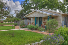 Sonora Casita Hot-Tub + Nandina Cottage Hot-Tub